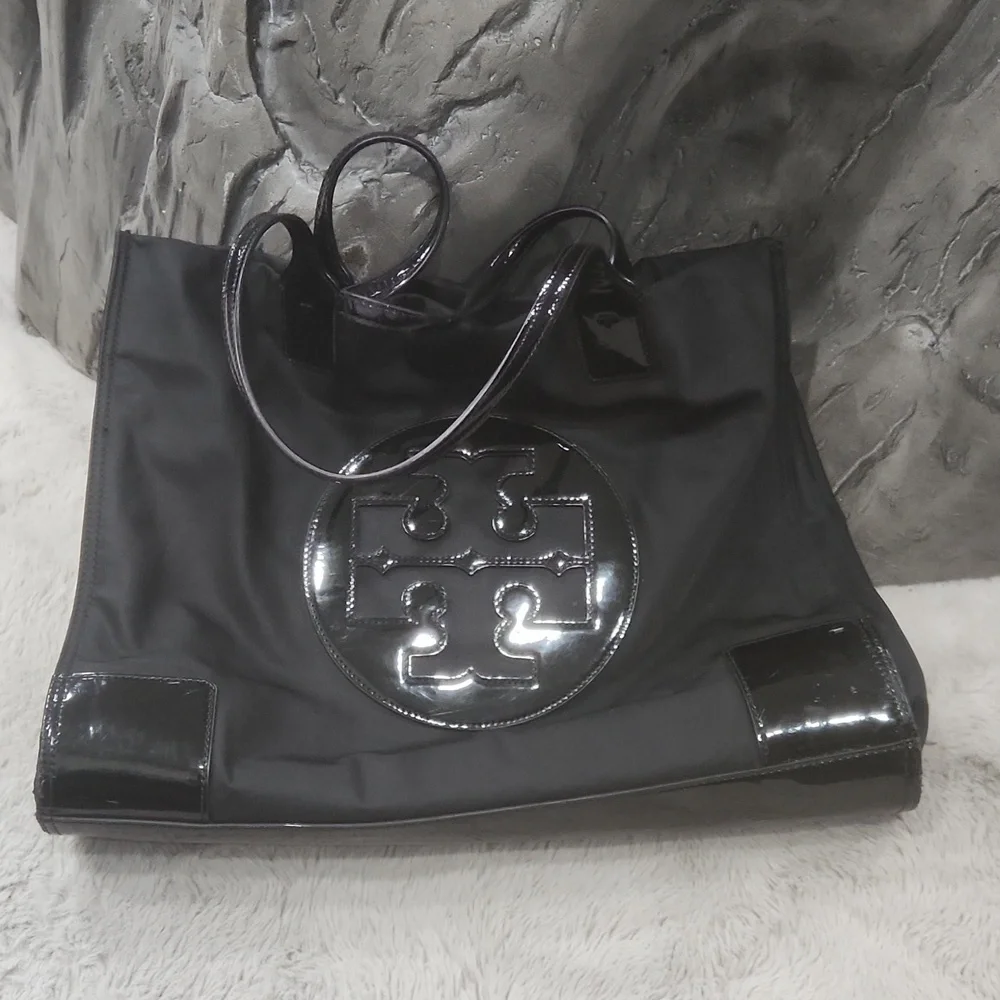 Tory Burch Patent Black Structured Tote Bag - Picture 3 of 12